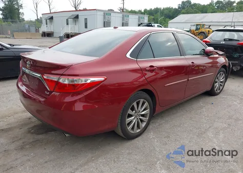 2015 Toyota Camry Xle z USA, uszkodzony, nr VIN 4T1BF1FK3FU983632